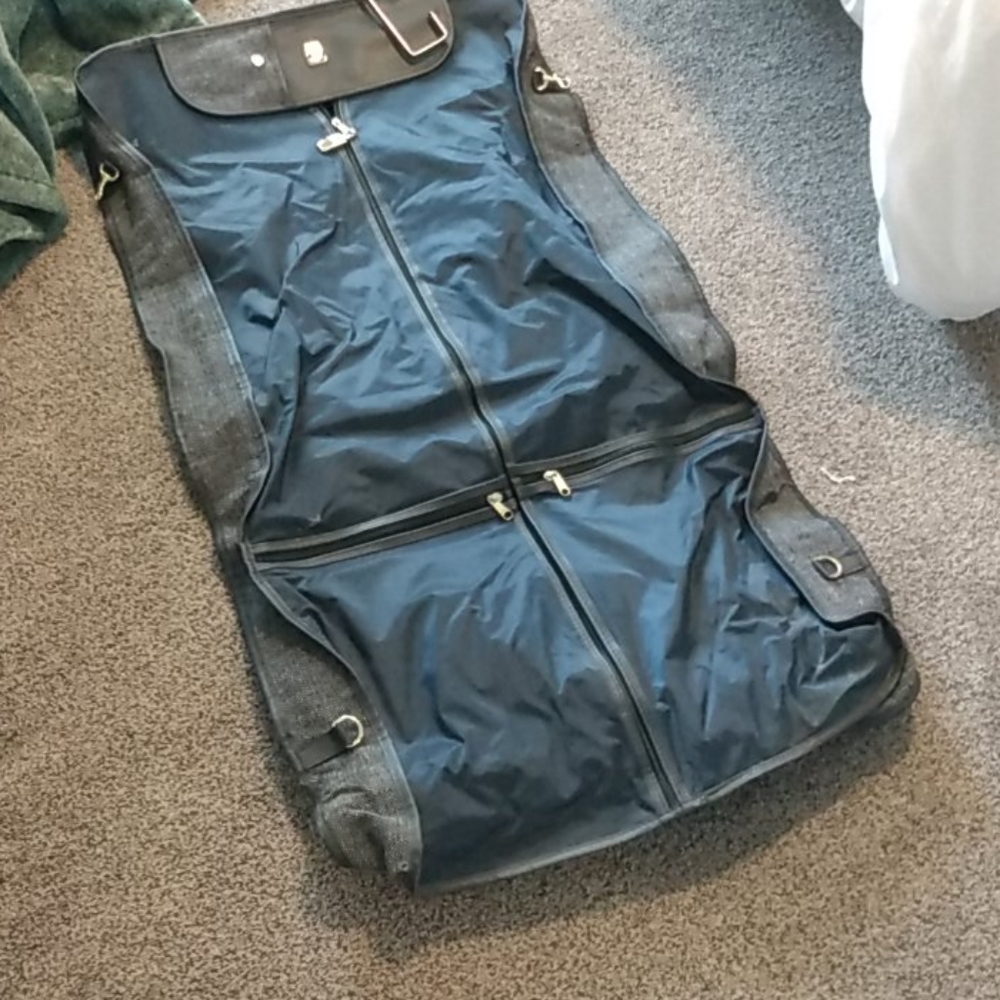 Clothing holder/suit case